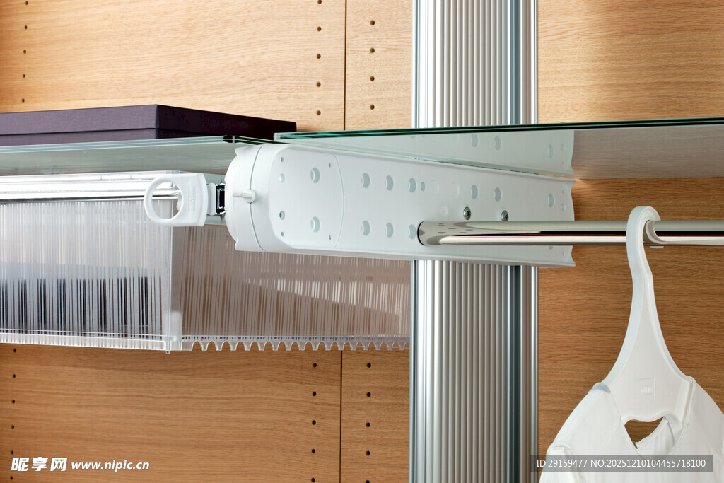 厨房悬挂式收纳架