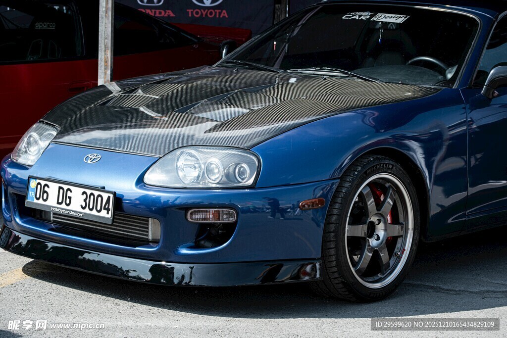 炫酷黑色改装跑车