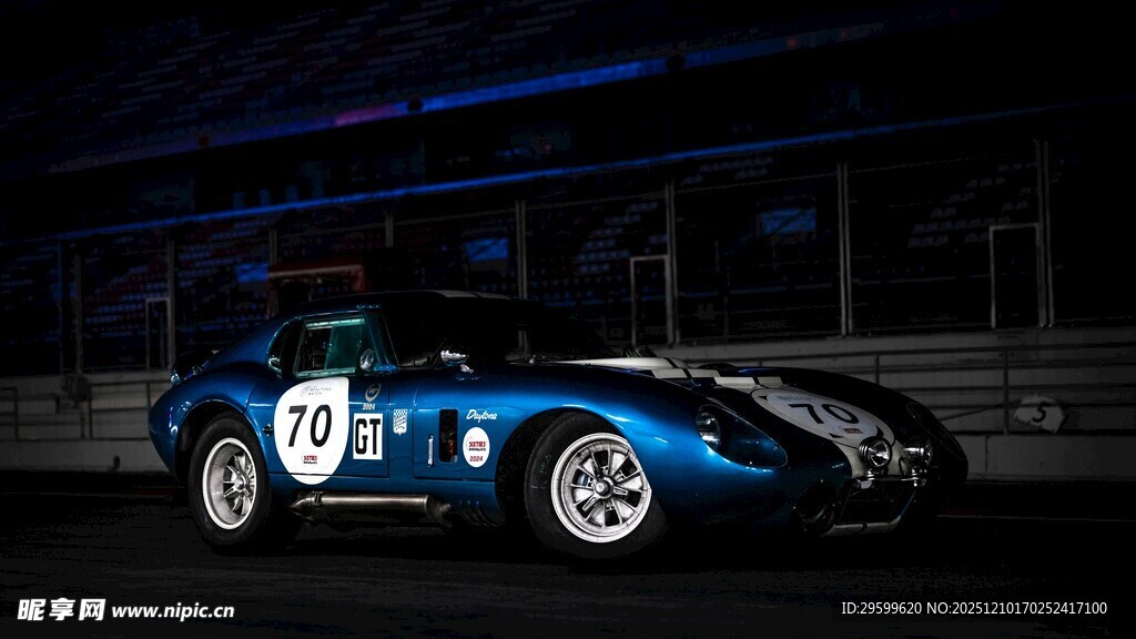 复古蓝色赛车