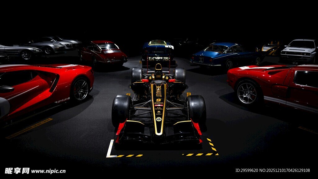 炫酷赛车齐聚展示空间