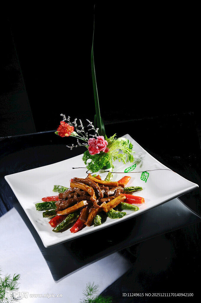 杭椒杏鲍菇爆牛柳