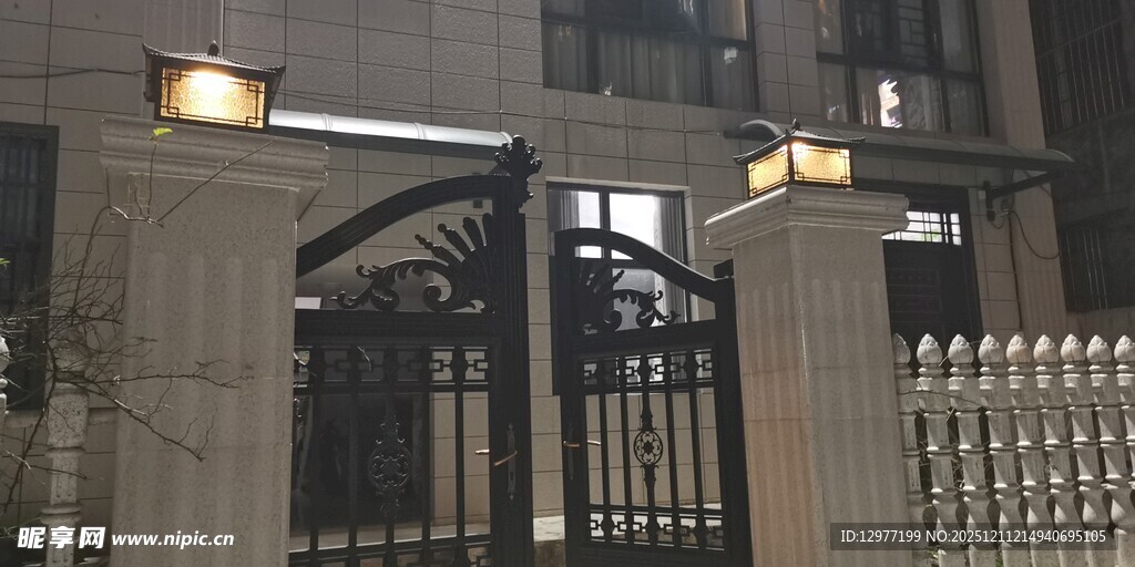 豪华住宅铁艺大门景观