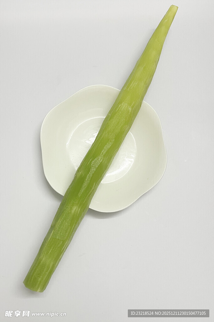 莴笋削皮