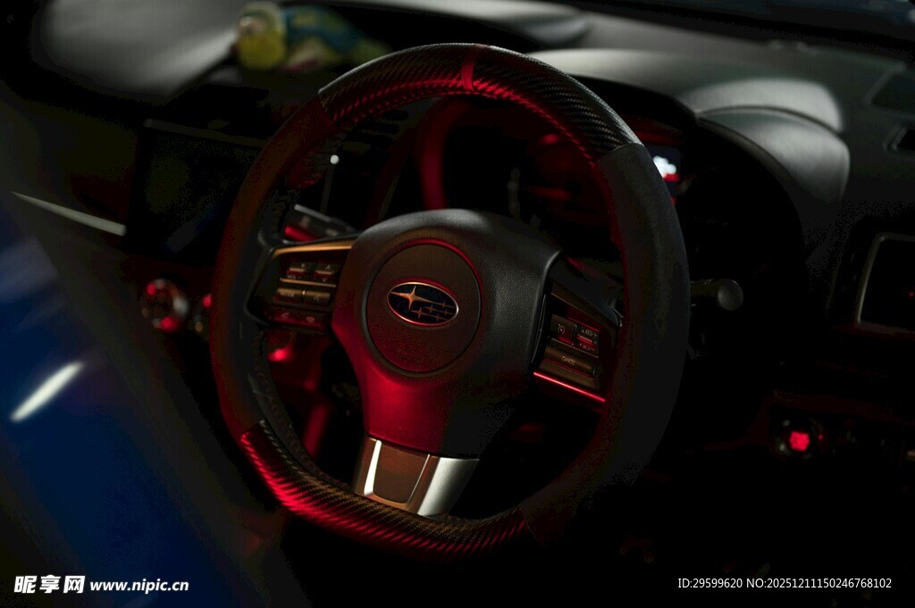 炫酷汽车方向盘特写