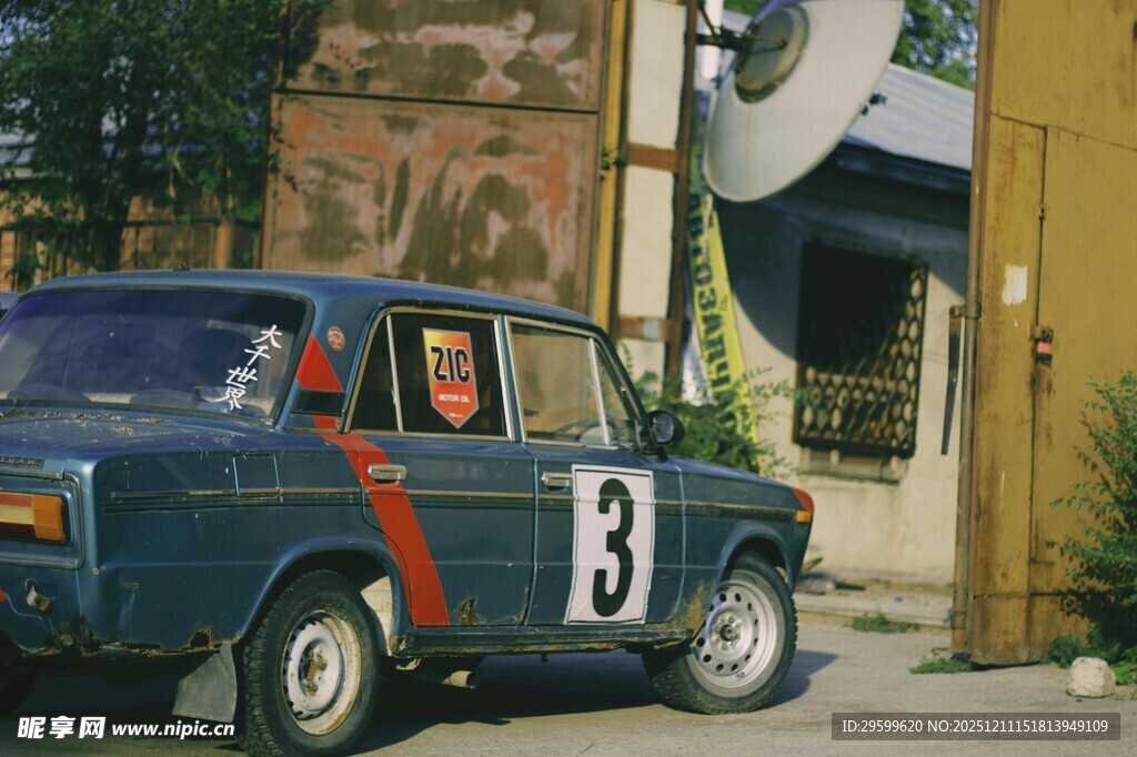 复古赛车街头风采