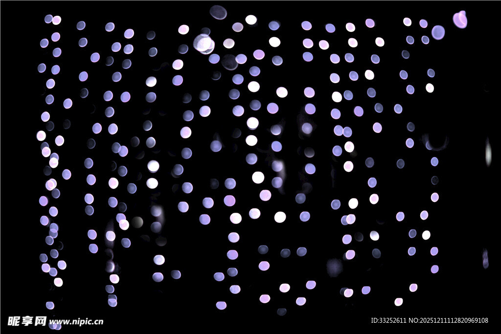 闪烁的梦幻紫色光点