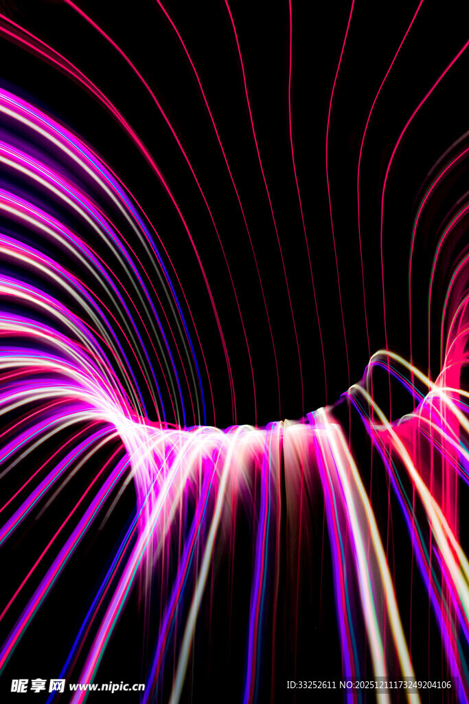 炫彩光线交织梦幻场景