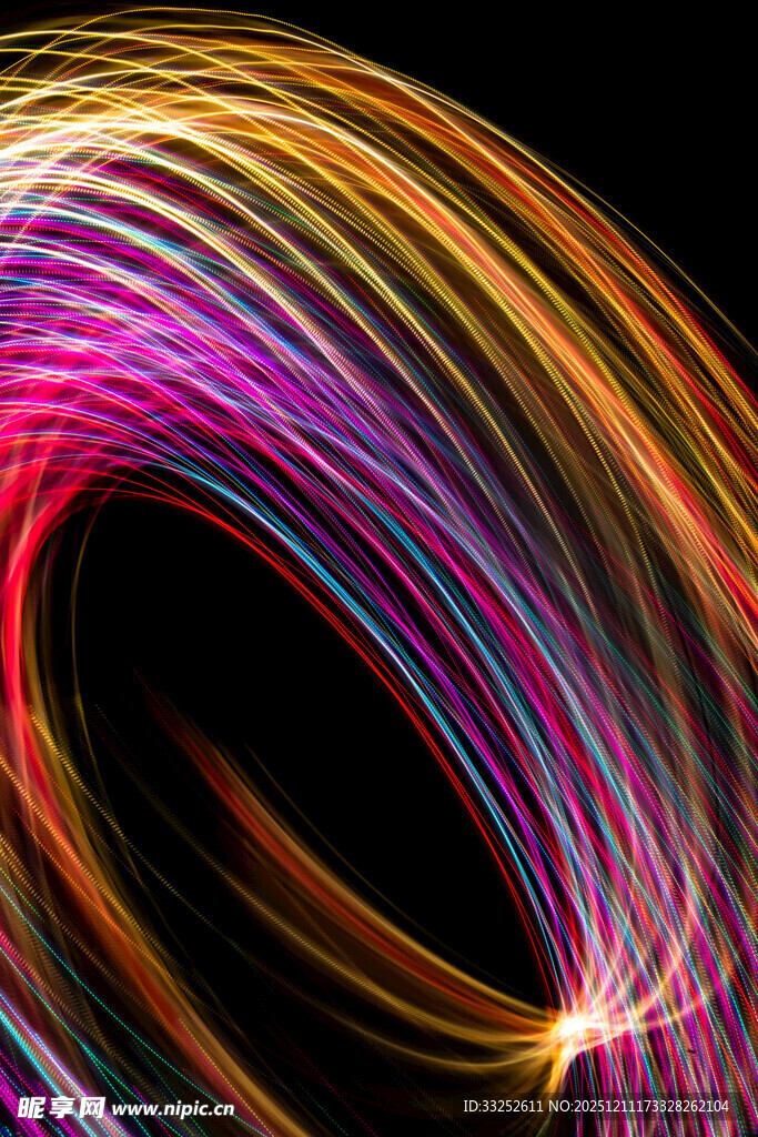 炫彩光线交织抽象图案