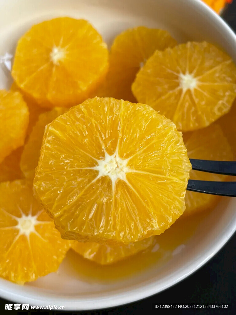 碗中鲜切橙子片