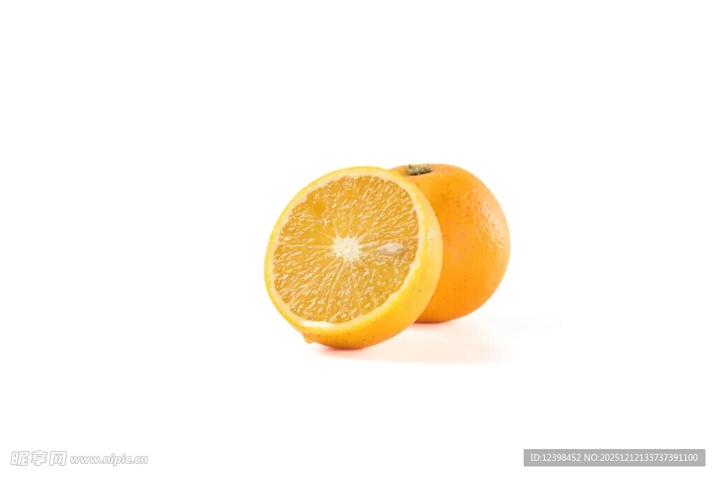 切开的新鲜橙子