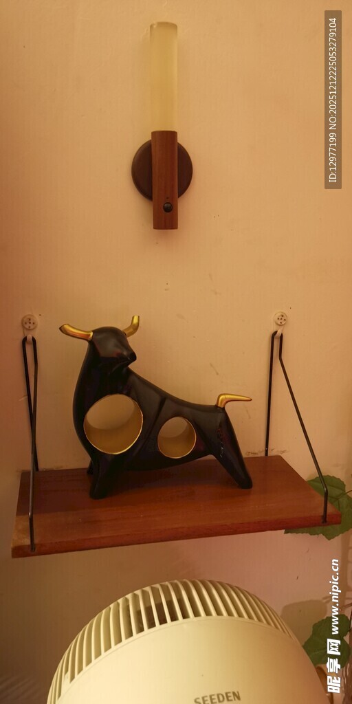 复古摆件装饰墙面一角