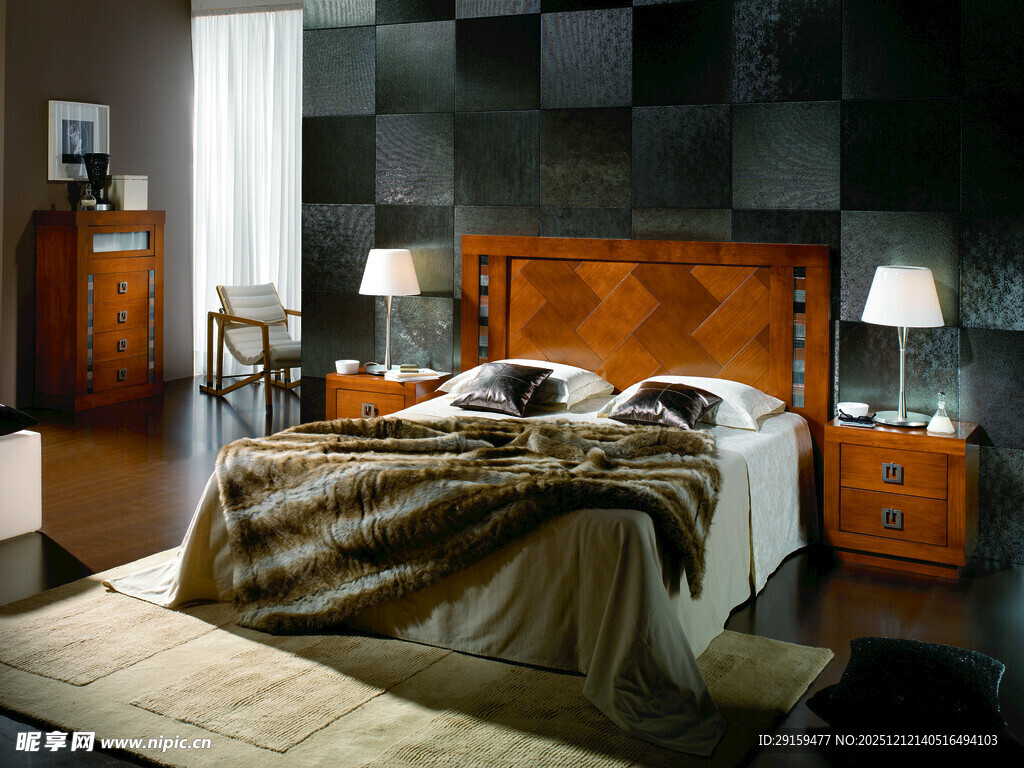 豪华卧室实木床家居展示