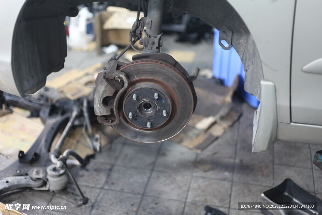 汽车刹车部件维修场景