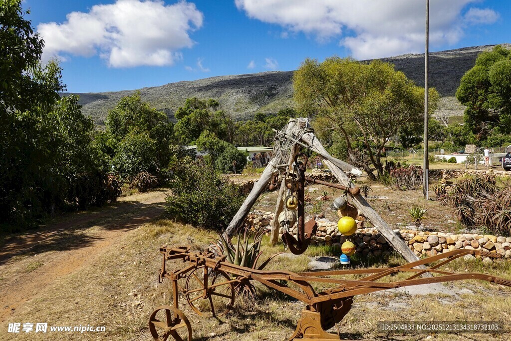 野外老旧机械装置