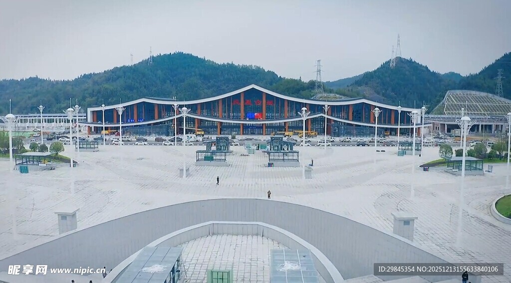 现代风格的站前广场景观