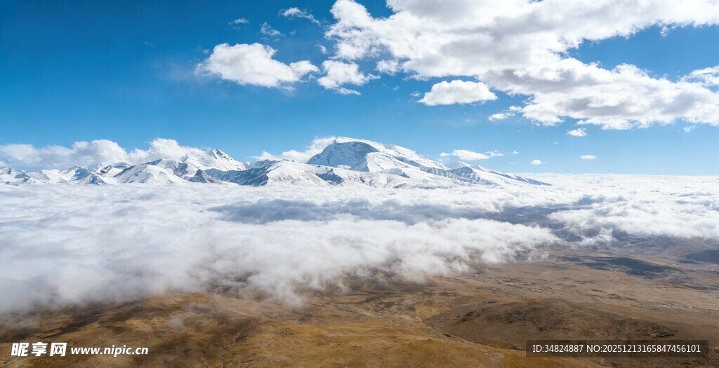雪山云海壮丽高原风光