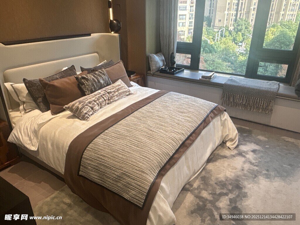 现代简约风格温馨卧室