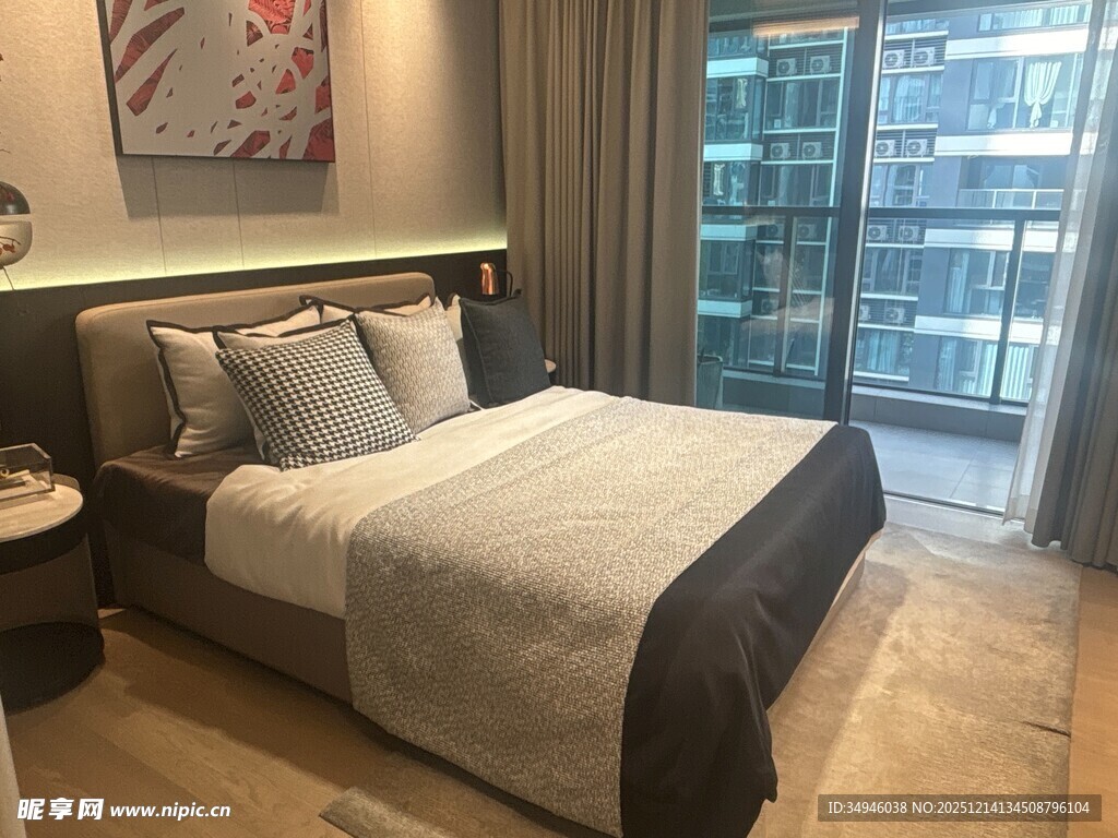 现代简约风格温馨卧室