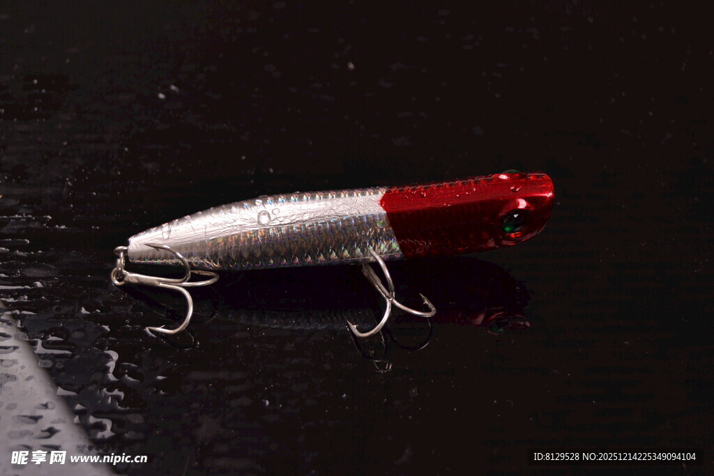 金属红尾钓鱼假饵