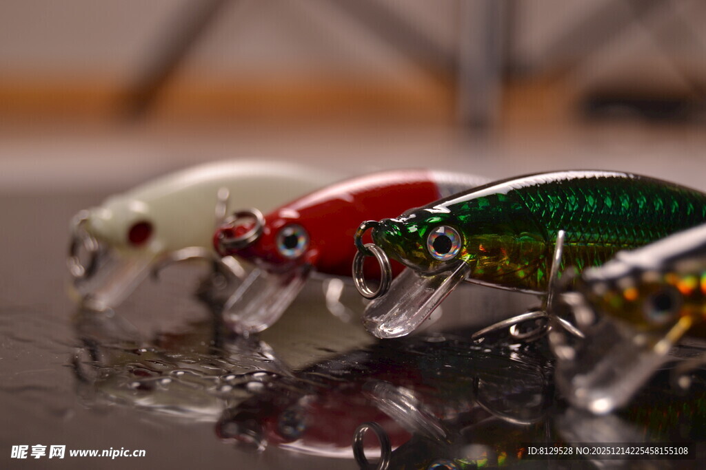 多彩逼真的钓鱼诱饵