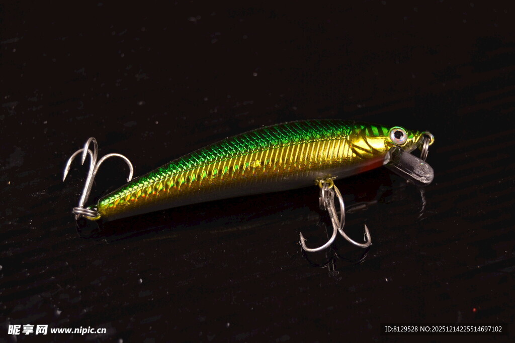 金属路亚饵色彩绚丽