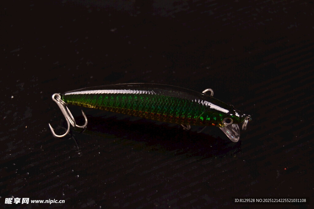 金属亮片路亚饵