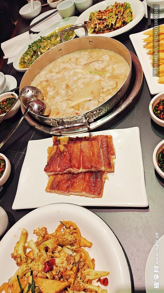 丰盛多样的美味佳肴