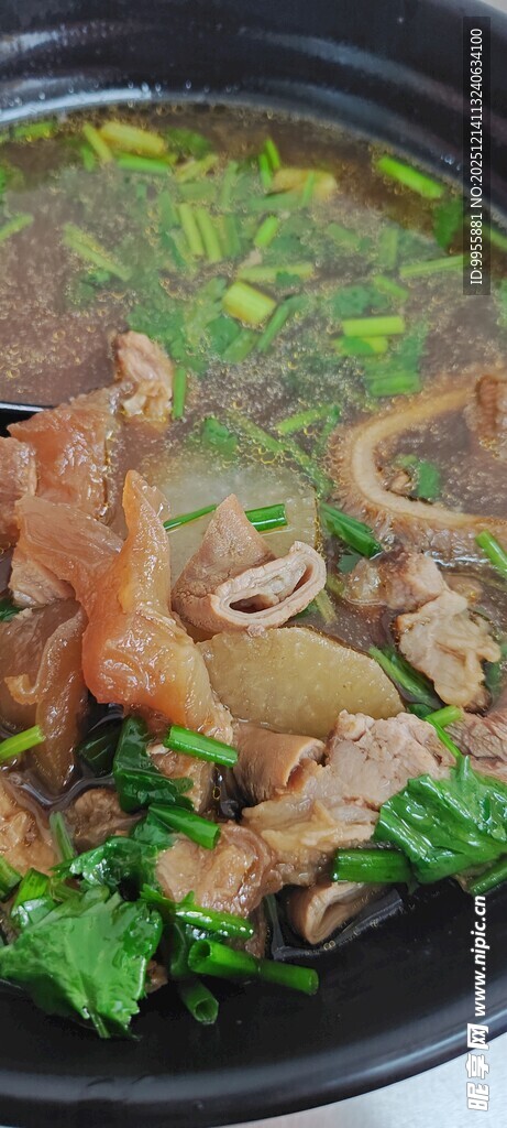 美味海鲜蔬菜火锅