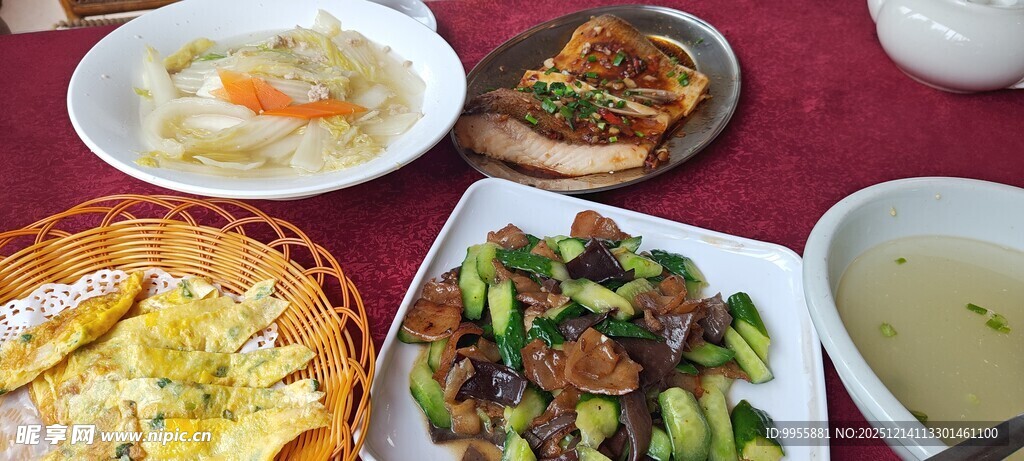 多样美味菜肴组合