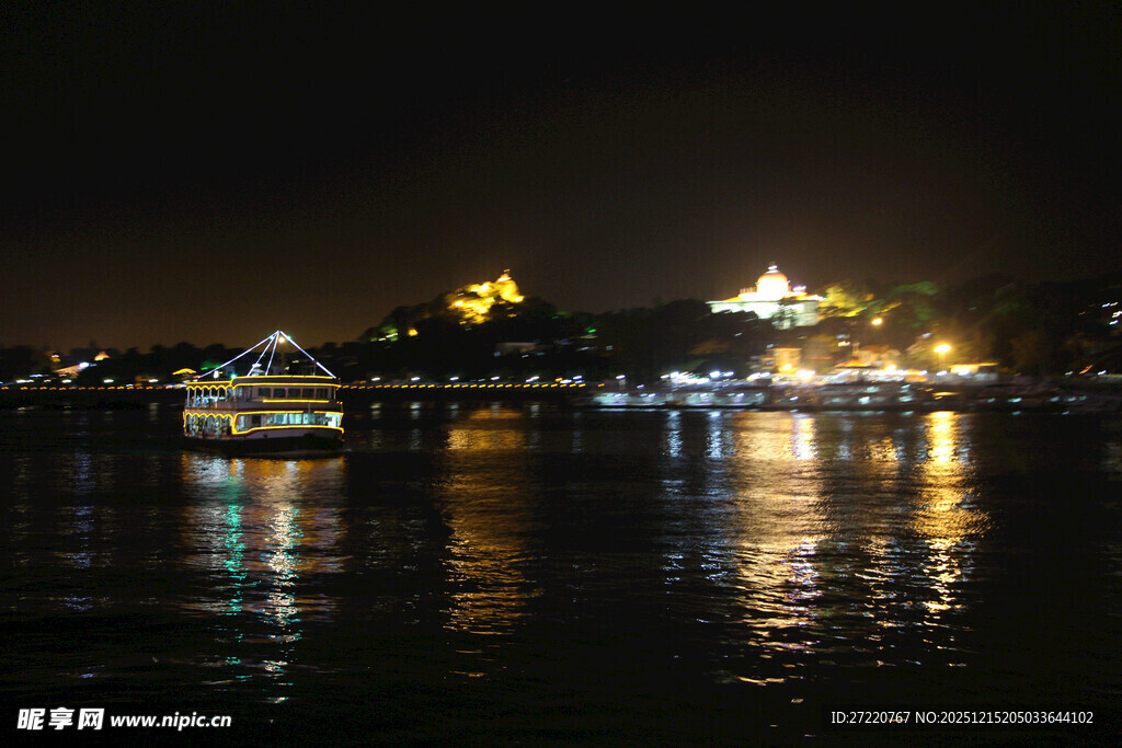 厦门 夜晚湖畔璀璨灯火景观