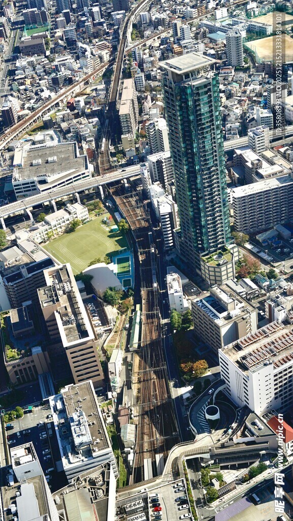 俯瞰繁华都市建筑群