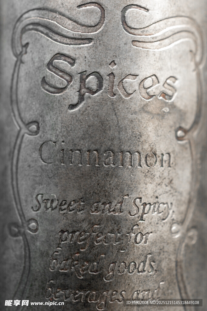 复古风格香料主题金属标牌