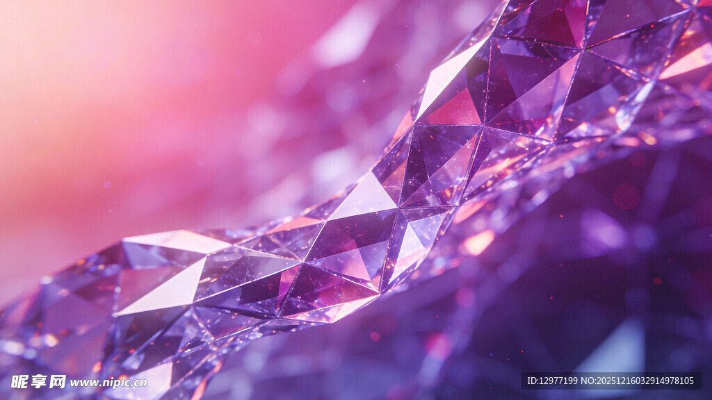 梦幻紫色晶体闪耀瞬间