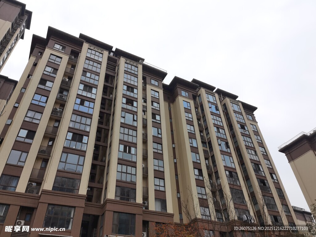 高层住宅楼外观景象