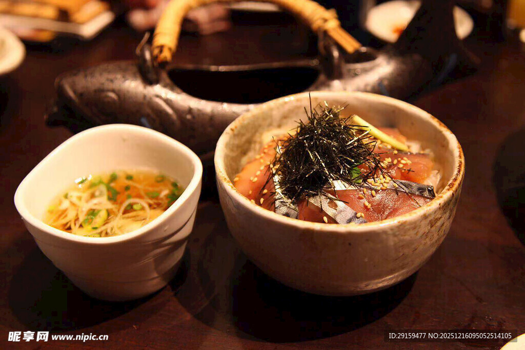 日式美味汤品与配菜