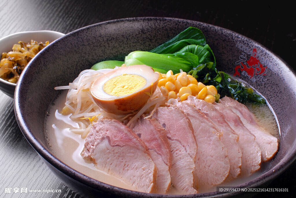 日式豚骨拉面美食特写