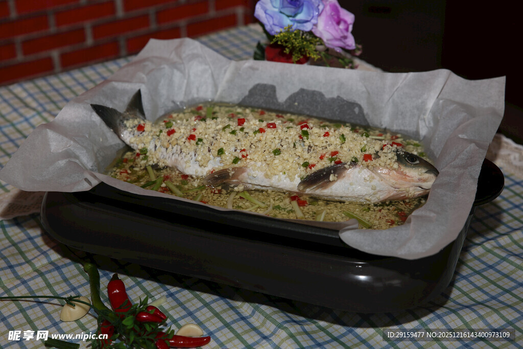 锡纸烤制的美味香酥鱼