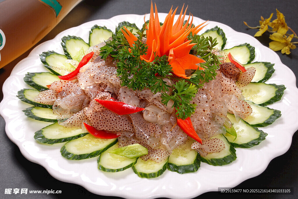 凉拌海蜇丝清爽开胃佳肴