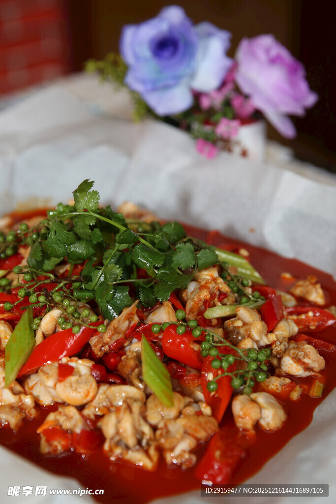 香辣可口的美味红烧鱼