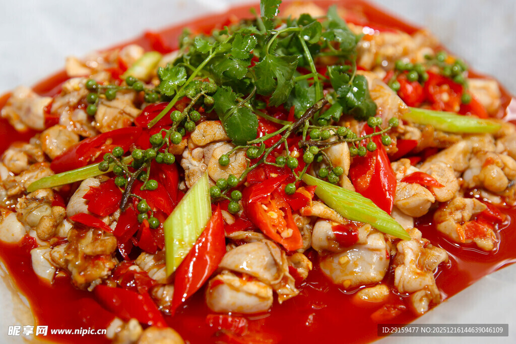 香辣可口的特色炒蛙肉