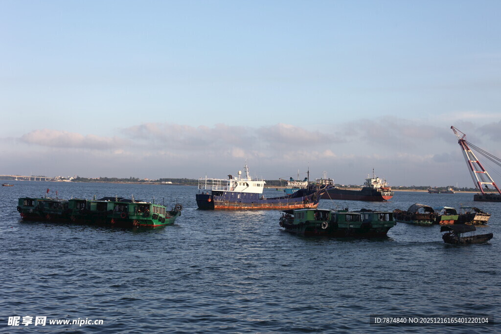 海上船只与作业场景