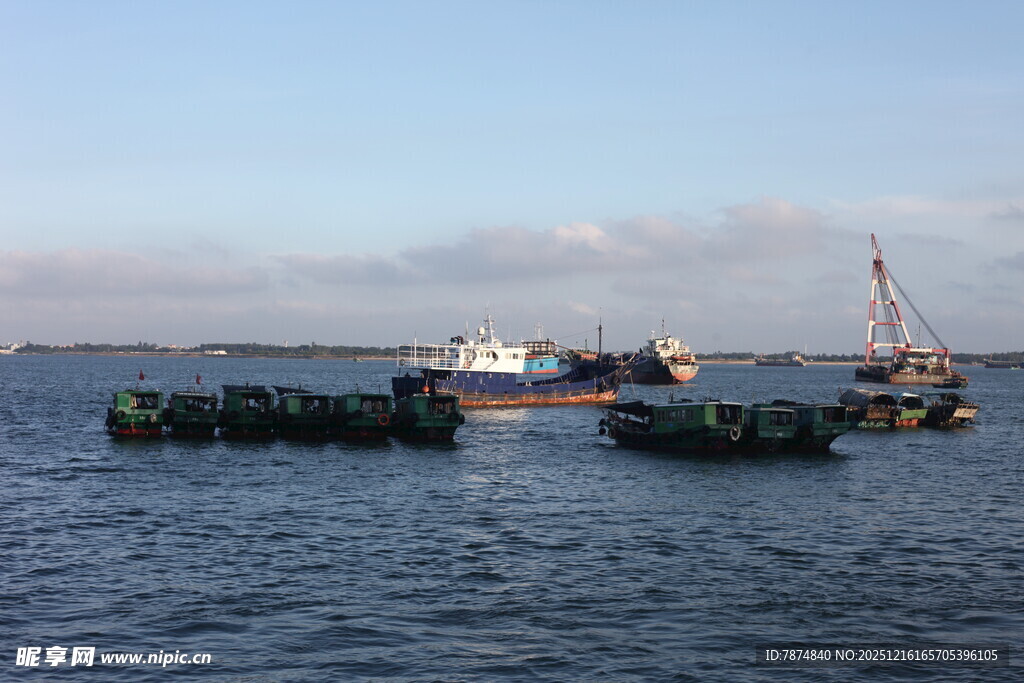 海上船只与作业场景