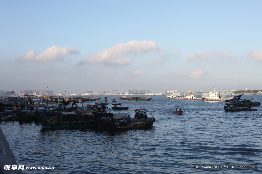 海港船只景象