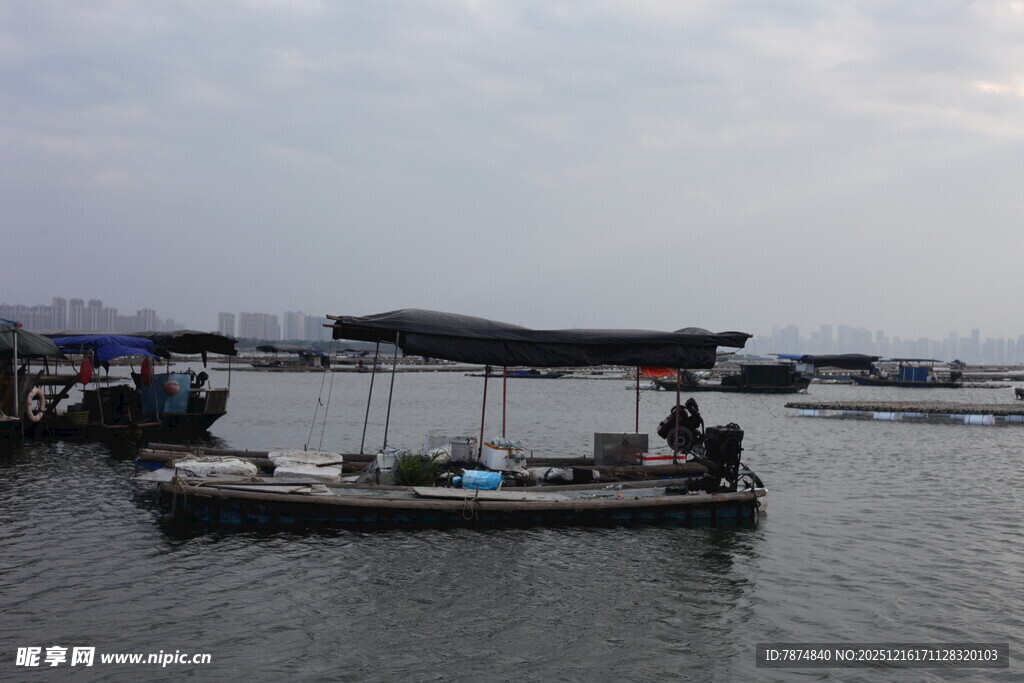 水上渔船场景