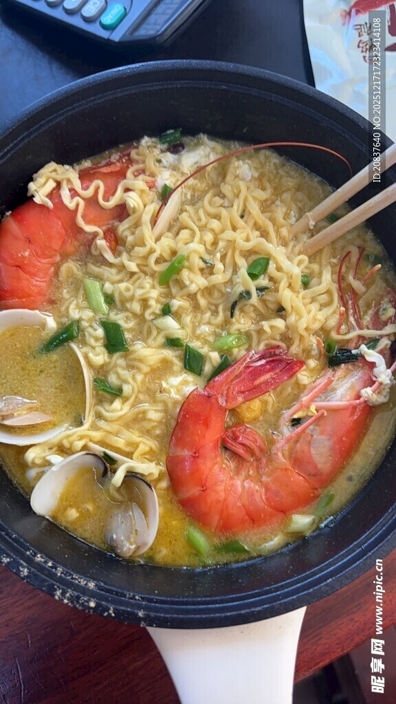海鲜焖面