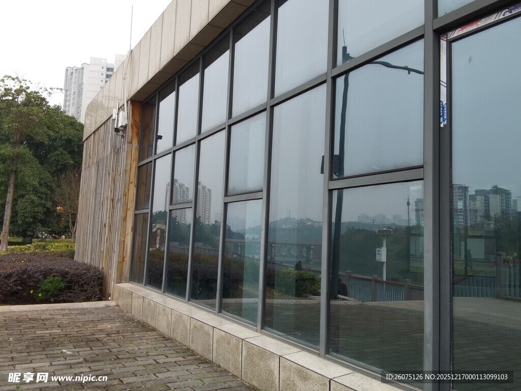 现代建筑玻璃幕墙外观