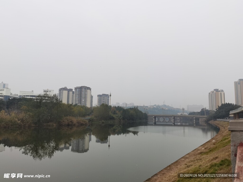 城市河畔风景