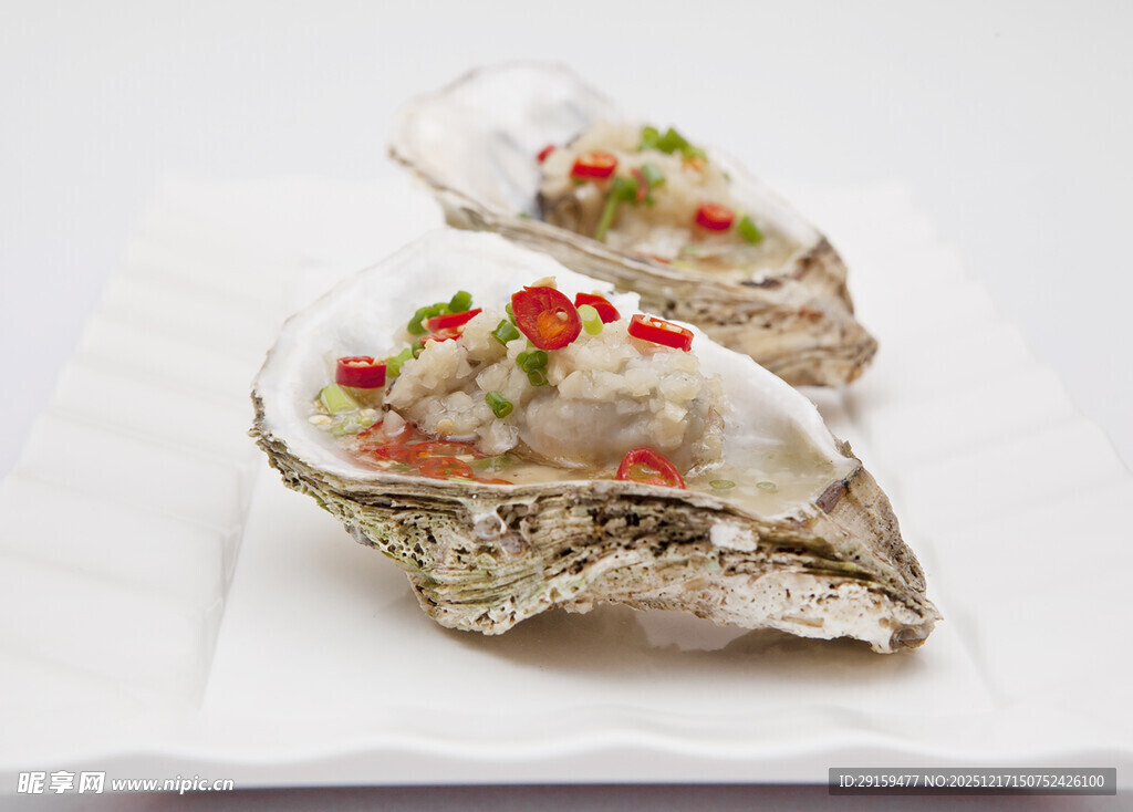 蒜蓉生蚝摆盘特写