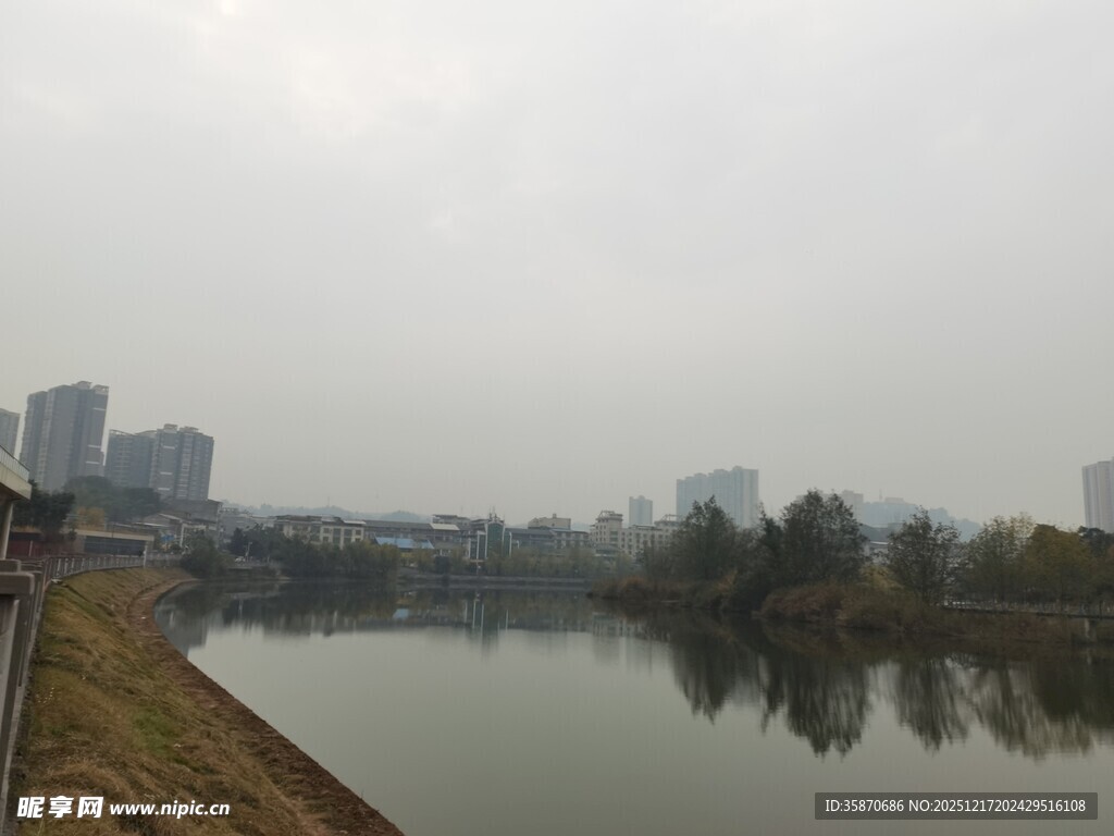 城市河畔风景