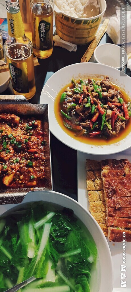 丰盛美味的多样中式菜肴